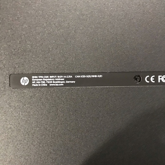 Black 15.6” HP Notebook touch i3-5005U 200GHz 8GB slow (for repair) - Picture 4 of 10